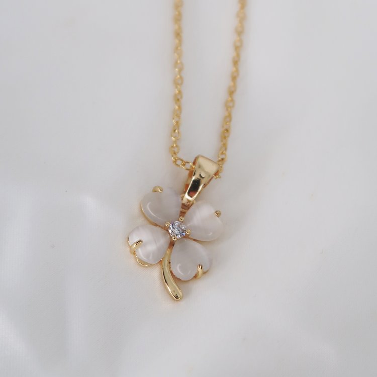 Lucky Clover Pendant Necklace